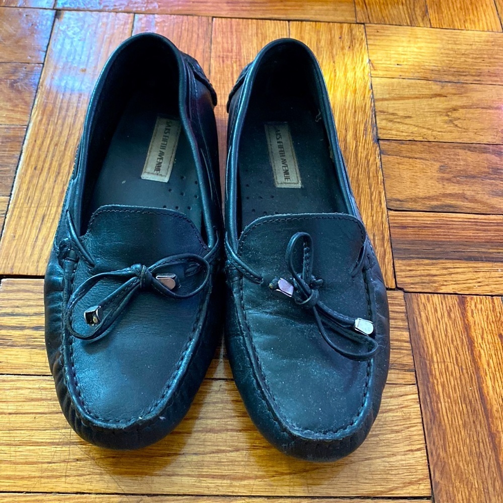 saks fifth avenue black loafers size: 6.5